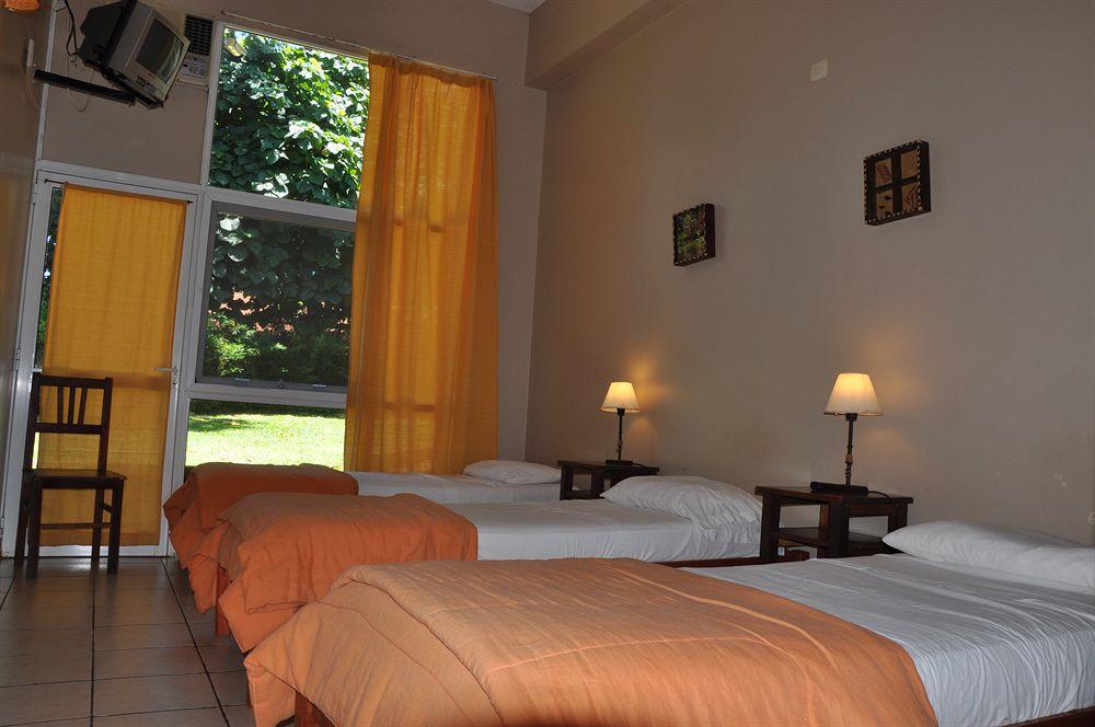 פוארטו איגואסו Iguazu Inn Hostel מראה חיצוני תמונה