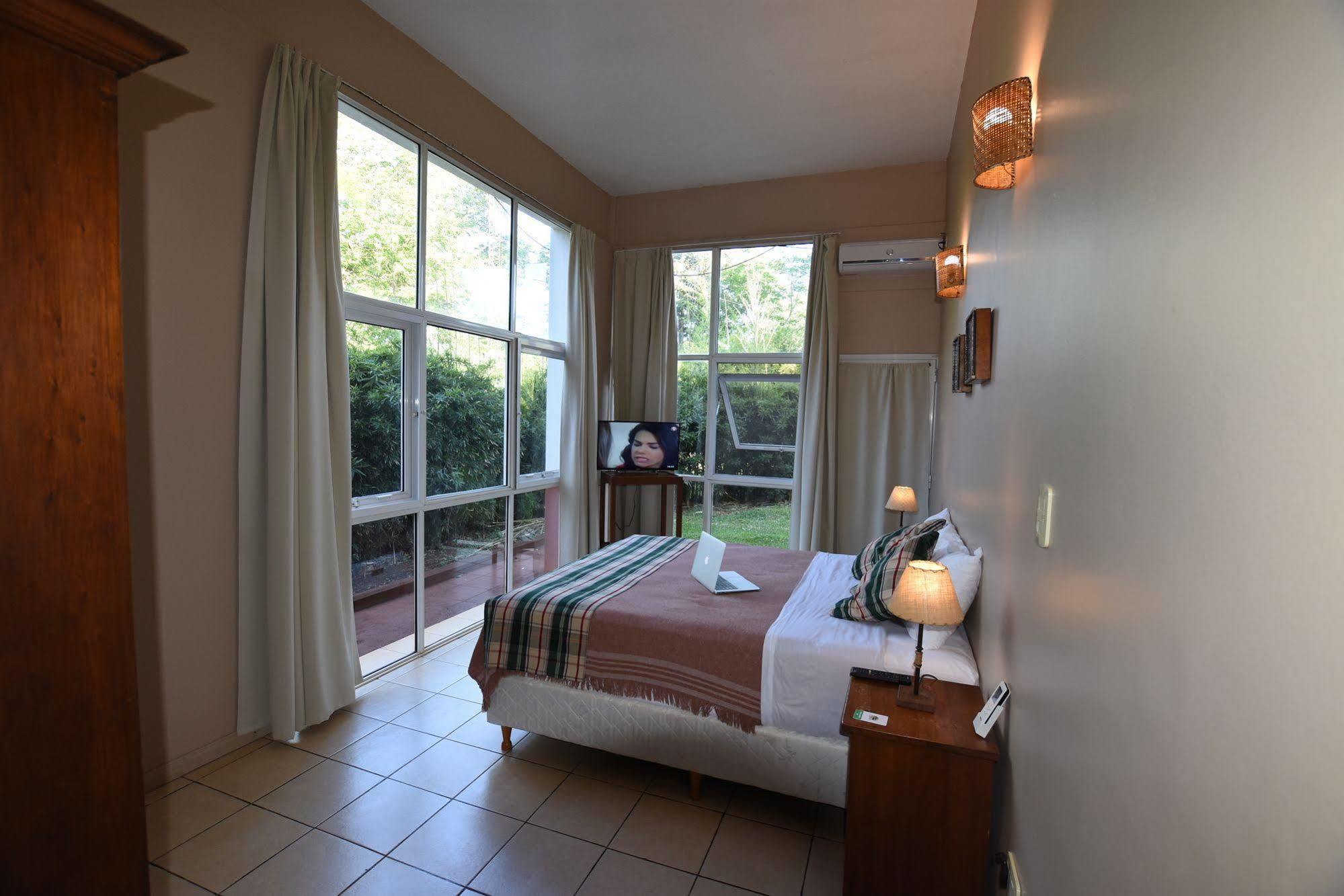 פוארטו איגואסו Iguazu Inn Hostel מראה חיצוני תמונה